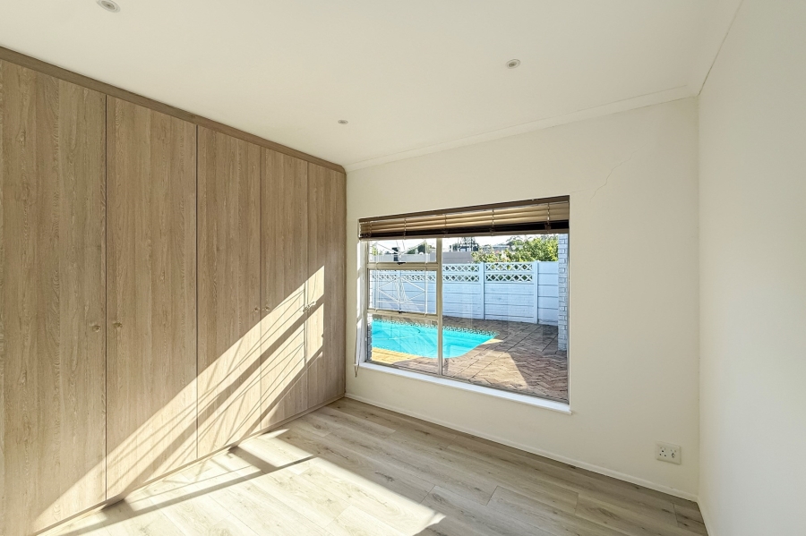 5 Bedroom Property for Sale in De Tijger Western Cape